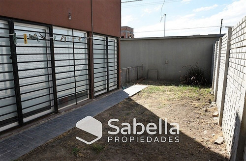 Imagen 10 de 17 de Venta De Duplex En 514 Y 133 José Hernández