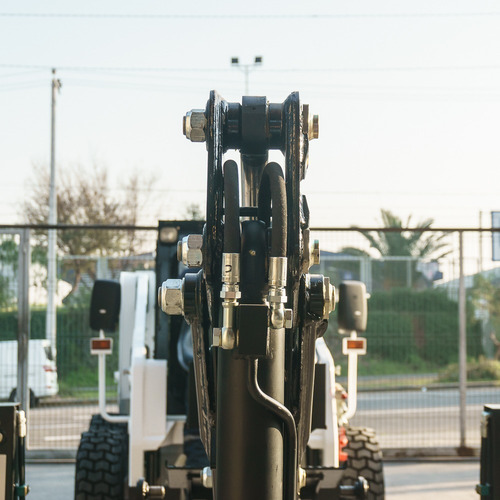 Aguilon Para Minicargador Cat Bobcat Con Silla Exterior