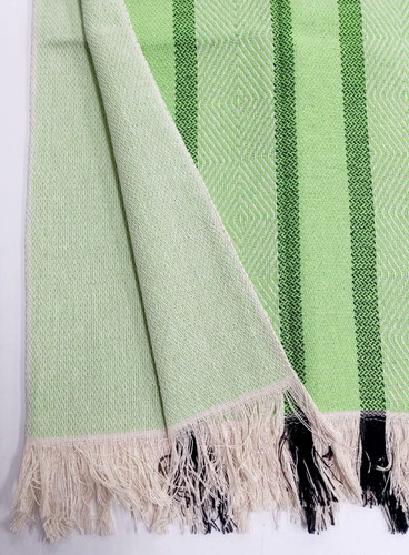 Poncho Artesanal Rombos Verde Manzana