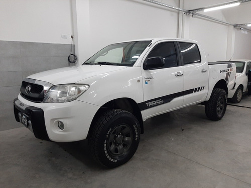 Toyota Hilux 2.5 Cd Dx Pack I 120cv 4x4 2011