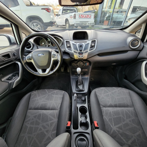 Imagen 4 de 9 de Ford Fiesta 1.6 Kd Titanium 5p 2013