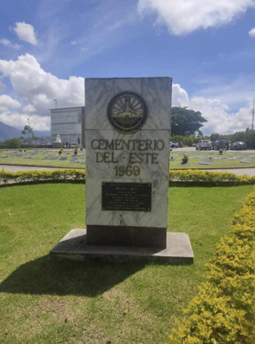 Vendo Dos Parcelas Dobles En El Cementerio Del Este