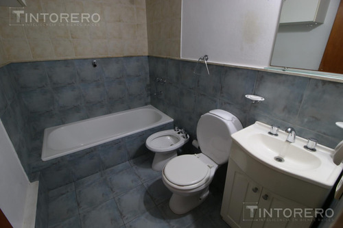 Depto. En Venta En Carapachay, Dos Ambientes Con Jardín Y Cochera