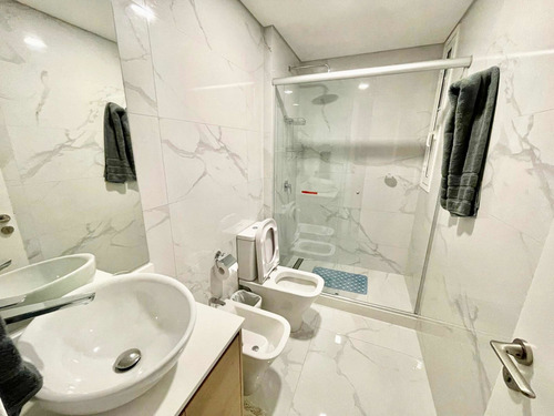 Imagen 6 de 16 de Alquiler Apartamento En Torre Paramount Punta Del Este