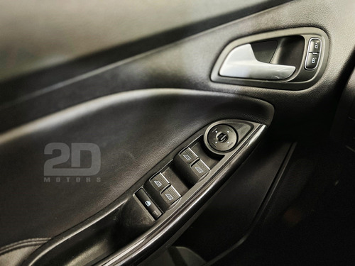 Ford Focus 2.0 TITANIUM FASTBACK 16V FLEX 4P POWERSHIFT