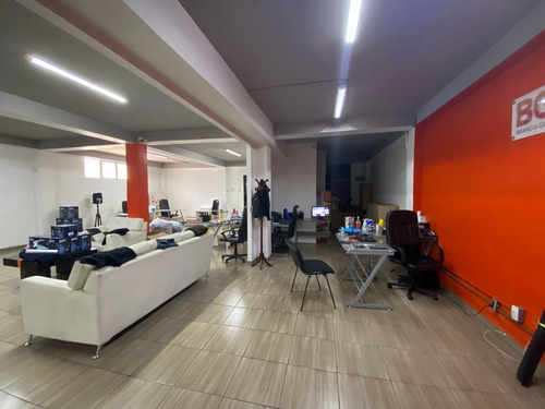 Edificio Comercial En Zona Muy Transitada