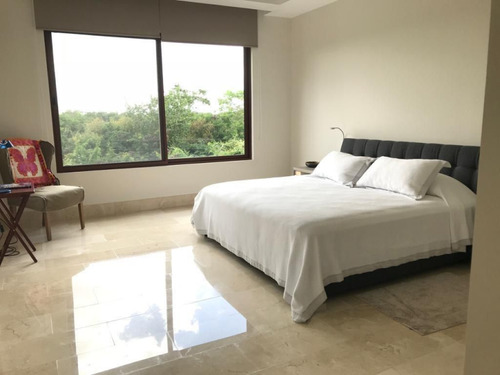 Amplia Casa En Condominio En Venta En Chablekal