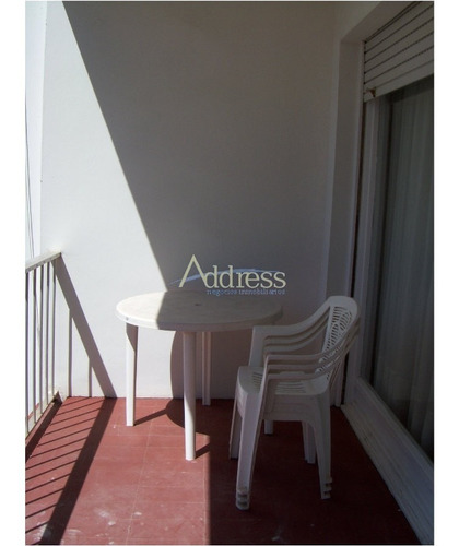 Imagen 3 de 11 de Amplio Apto Un Dorm , Balcon Con Vista Al Mar - Ref: 202
