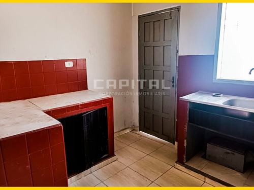 Casa De Una Planta En Alquiler Sobre Avenida Alemana, Amplio Terreno Maxima Exposicion