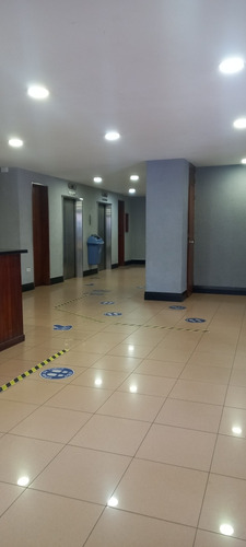 Imagen 2 de 14 de Oficina En Venta En La Torre Maracaibo (efi)