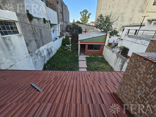 Venta De Casa De 4 Ambientes Con Cochera Y Quincho En Piñeyro