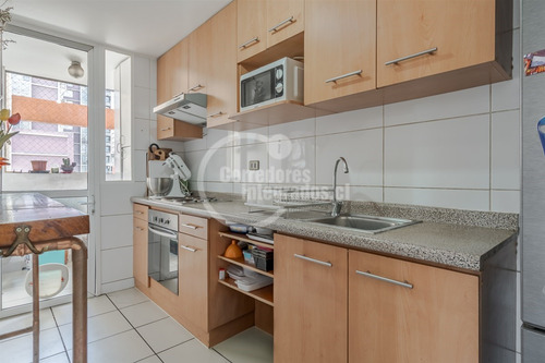 Departamento En Arriendo 2d/2b/1e Lira Con Marín, Santiago