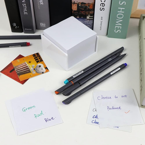 Suporte De Notas Branco Com Notas De Notas Em Branco Cube Si