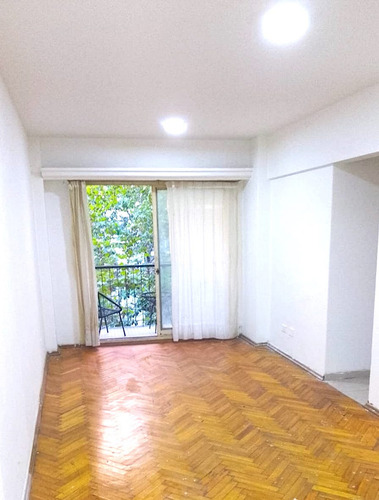 Departamento En Venta Con Balcón Al Frente
