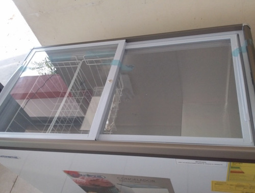 Congelador Tapa De Vidrio 168 Litros Continental