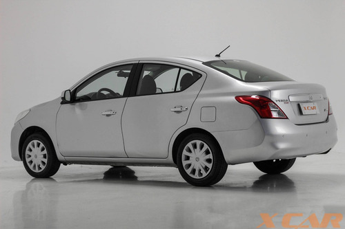 Nissan Versa 1.6 16v Flex Sv 4p Manual Prateado