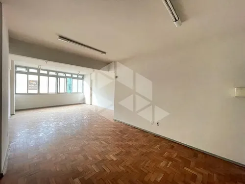Vende-se Excelente Sala Comercial, Ampla, Com 47m², Banheiro, Piso Parquet Com Sinteko, Ensolarada.
