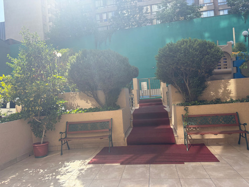 A Dos Cuadras Y Media (87090)