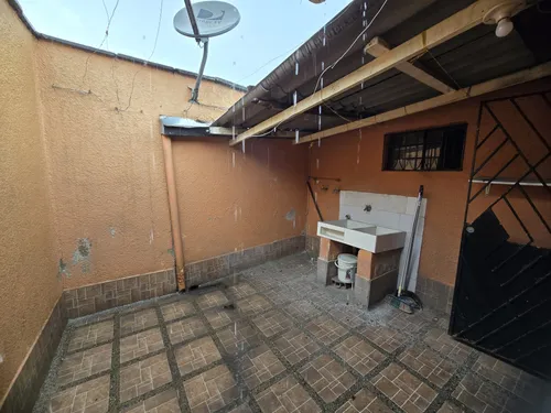 Casa En Venta En Floresta. Cod V13422