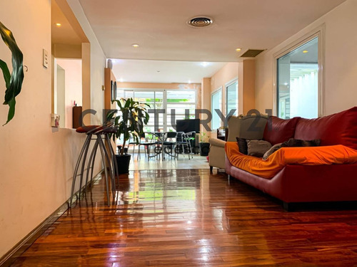 Imagen 1 de 22 de 18 Entre 40 Y 41, La Plata. Casa De 4 Dormitorios En Venta.