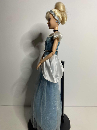 Muñeca Disney Store Cenicienta Brillantina Vestido Azul (Usado)