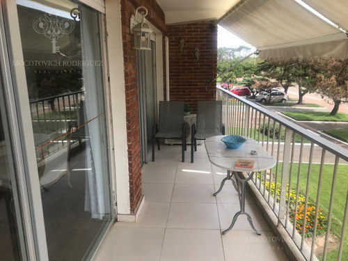 Departamento - Playa Mansa