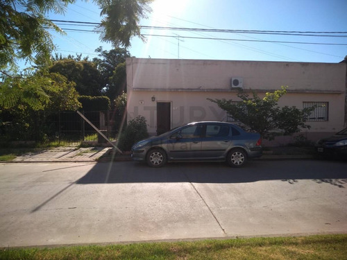 Imagen 2 de 30 de Venta Casa En San Antonio De Areco Con Amplio Terreno - Excelente Ubicacion