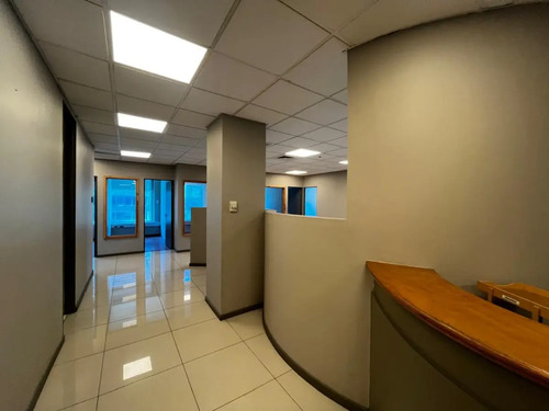 Ciudad Empresarial 300m2 Habilitada 10 Privados Trifasica