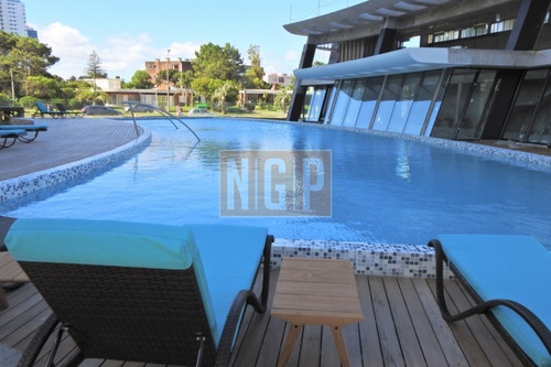 Lindisimo Edificio Con Todos Los Servicios Un Verdadero Regalo !!!! -ref:12318
