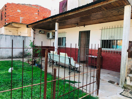 Imagen 1 de 14 de Casa 3 Amb + Dpto A Terminar A Mts. De Av. Croacia