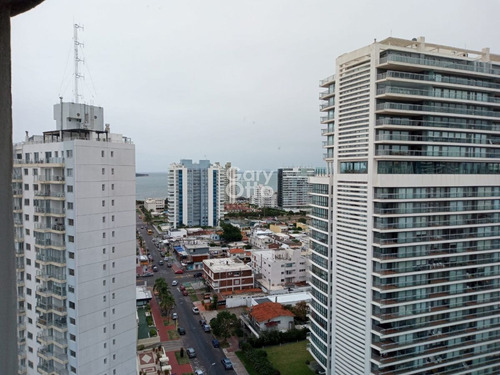 Imagen 12 de 13 de Departamento De 1 Dormitorio En Piso Alto, Punta Del Este
