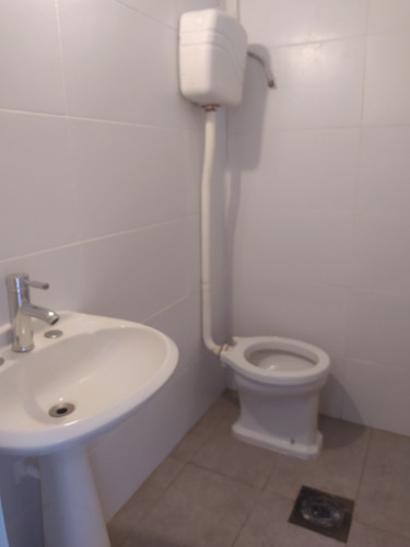 Dueña Vende Casa En Linda Zona De La Teja