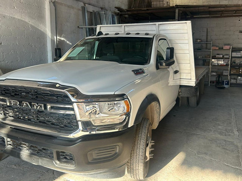 Ram 4000 Chasis Plano Largo Pl Con A/a, Modelo 2022