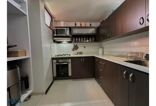Apartamento Con Comodos Espacios En Sabaneta(mls#250053)