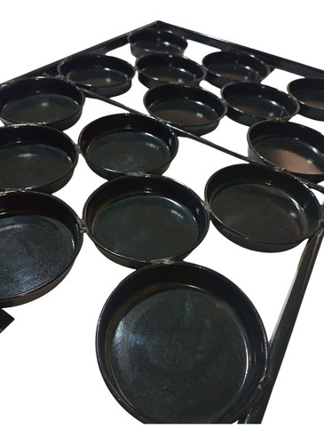 Molde Para Hamburguesas Enlozado 70x45cm 16moldes Color Negro