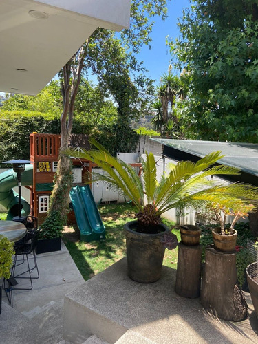 Imagen 1 de 13 de Casa En Venta Remodelada De 320 M2 A Un Paso De La Herradura