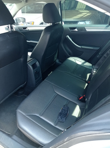 Imagen 11 de 11 de Volkswagen Jetta 2015 2.5 Sportline Qc Weltradio At