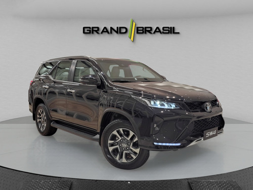 Toyota SW4 Toyota SW4 Diamond 2.8 Turbodiesel 4x4 (Aut.)