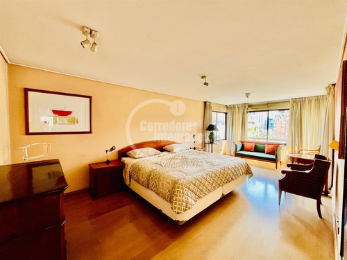 Amplio Departamento En Venta De 4 Dorm. En El Golf