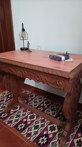 Mesa Auxiliar Estilo Veneciano. Excelente Estado!