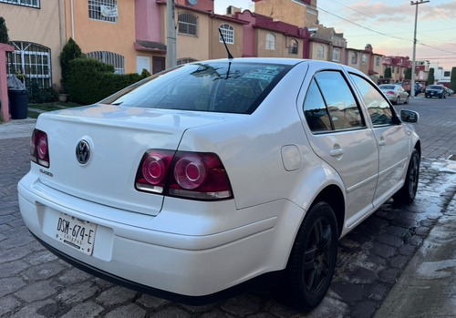 Volkswagen Jetta 2.0 L4 Mt