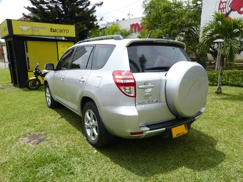 Toyota Rav4 2012 Color Plata.