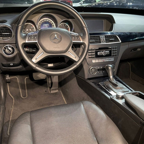 Imagem 9 de 10 de Mercedes-benz C 180