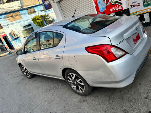 Nissan Versa 1.6 Exclusive Navi At