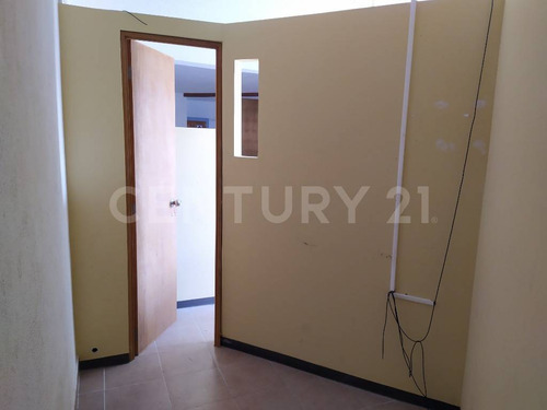 Local En Venta Paseos De San Isidro, San Juan Del Río, Querétaro.