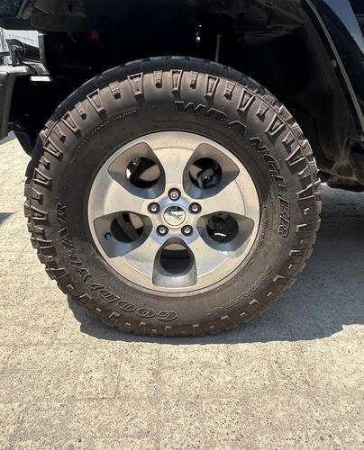 Jeep Wrangler 3.6 3p Sahara V6 4x4 At
