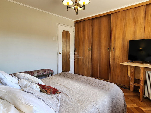 Casa En Venta De 5 Dorm. En Las Condes