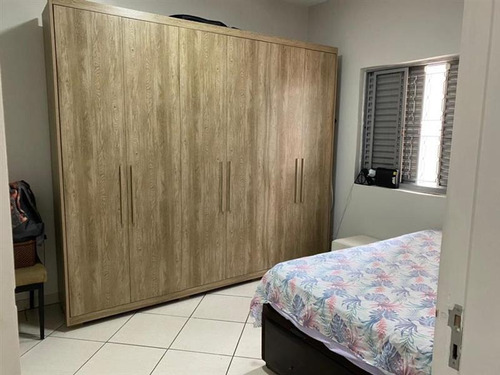 Ótima Casa Para Locação. 210 M², 3 Dormitórios Sendo 1 Suíte E 2 Vagas De Garagem. - 14479