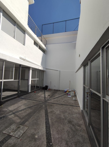 Edificio En Renta Con Uso De Suelo, Se Renta Con Local Comer