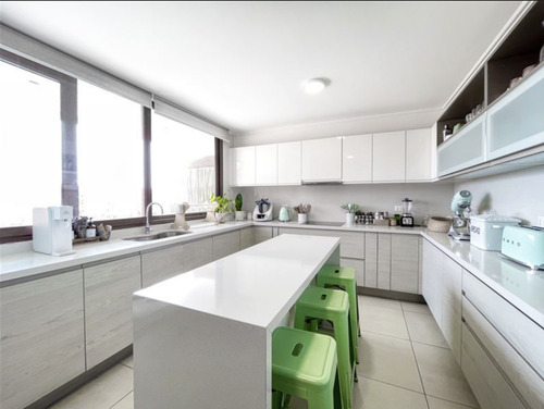 Departamento En Venta De 3 Dorm. En Vitacura